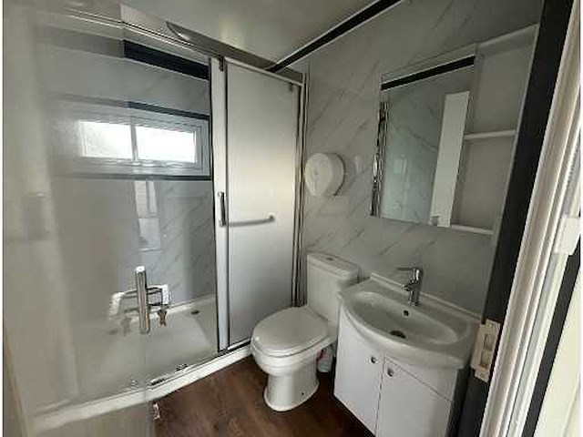 Field mobiele woonunit / tiny home / chalet met 2 slaapkamers + keuken - afbeelding 18 van  45