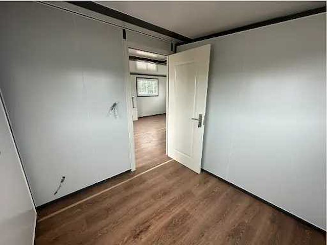 Field mobiele woonunit / tiny home / chalet met 2 slaapkamers + keuken - afbeelding 19 van  46