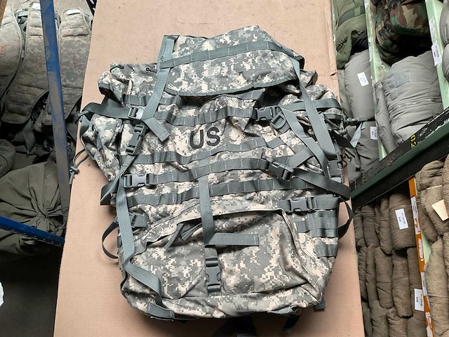 Field rucksack complete set new ucp - afbeelding 1 van  3