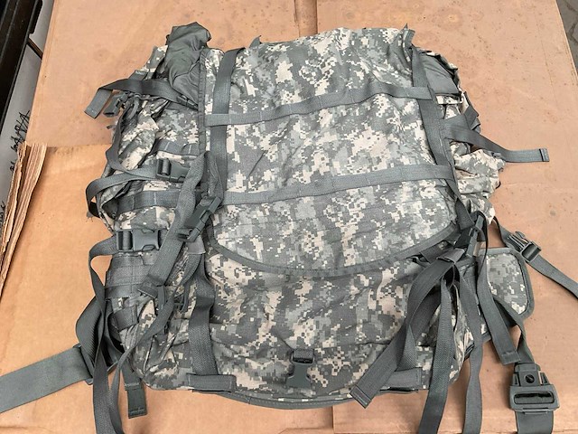Fieldpack large complete set ucp (35x) - afbeelding 1 van  3