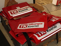 Fiets- / krantentassen met opdruk. 13 dubbelzijdige fietstassen en 6 draagtassen. - afbeelding 2 van  2