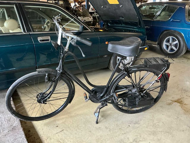 Fiets met hulpmotor - afbeelding 2 van  8