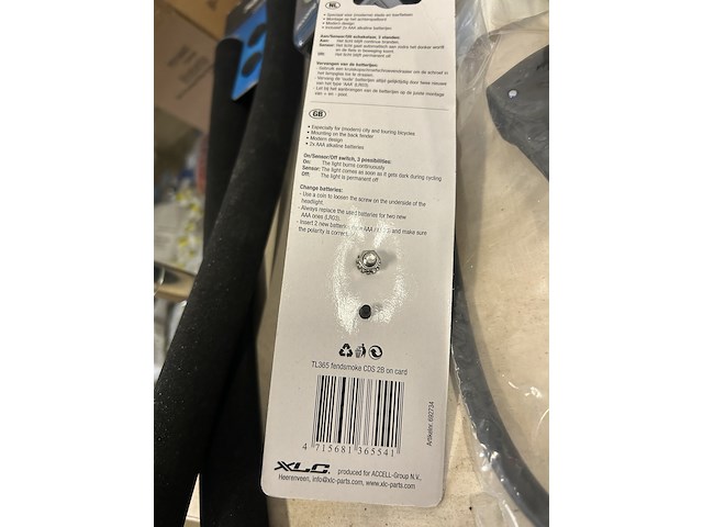 Fietsaccessoires w.o. verlichting, gereedschap, w.o. tacx, xlc, basil - afbeelding 3 van  12