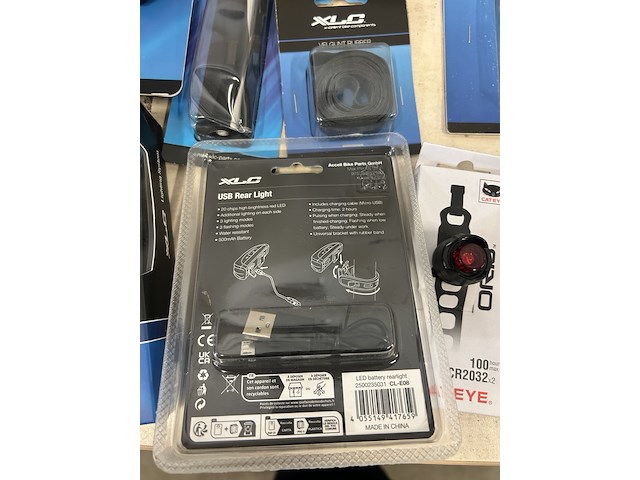 Fietsaccessoires w.o. verlichting, gereedschap, w.o. tacx, xlc, basil - afbeelding 12 van  12