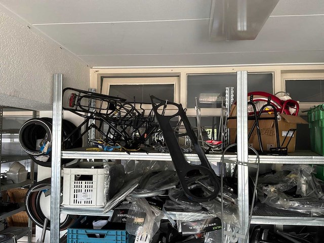 Fietsbanden en onderdelen - afbeelding 28 van  32