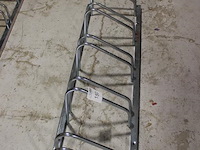 Fietsenrek met 5 beugels b-twinn breedte 135 cm. - afbeelding 2 van  2