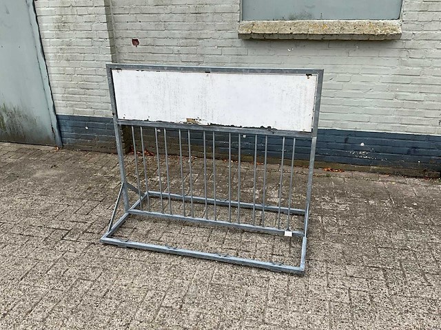 Fietsenrek - afbeelding 1 van  4