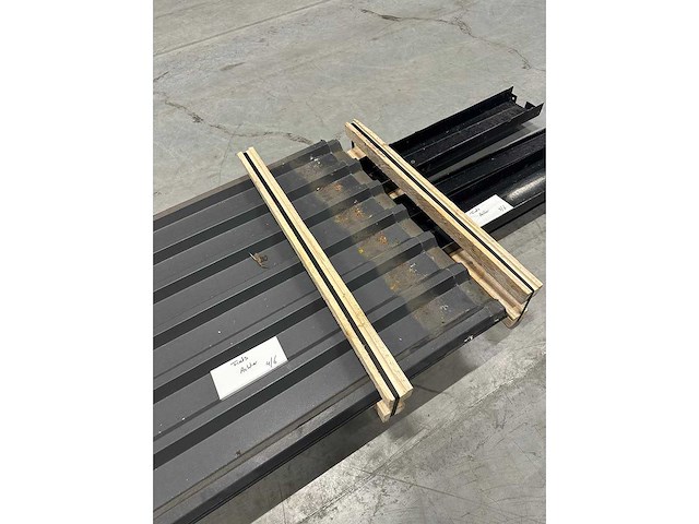 Fietsenstalling 5x5x2,5m - afbeelding 1 van  3