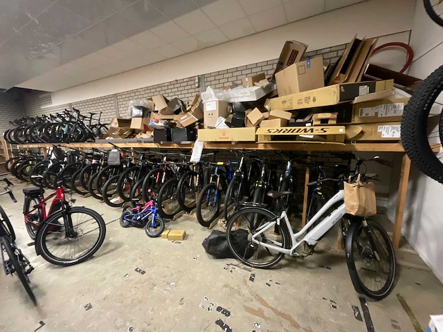 Fietsenstalling - afbeelding 1 van  3