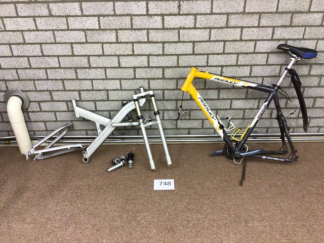 Fietsframe (2x) - afbeelding 1 van  3