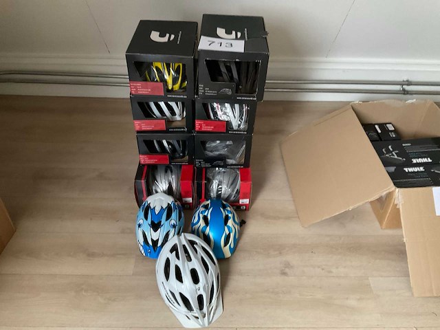 Fietshelmen (11x) - afbeelding 1 van  4