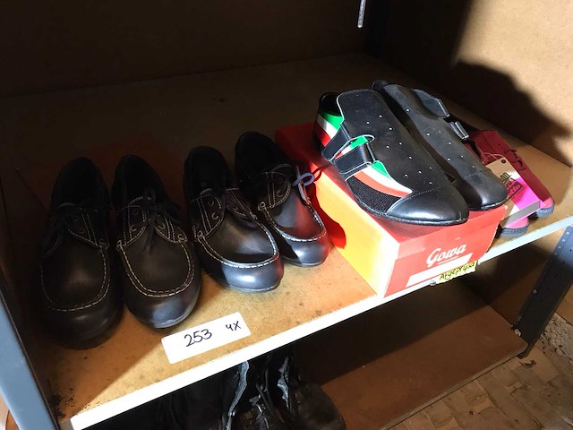 Fietsschoenen (4x) - afbeelding 1 van  5