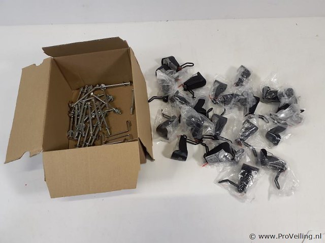 Fietsverlichting koplamp led inclusief 1,5v aa batterijen en bouten, ringen en moeren - afbeelding 1 van  1