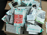 Fifo en all conect - oortje, lader, laadkabel,telefoonhouder (60x) - afbeelding 1 van  1