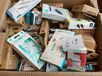 Fifo en poss en kingston - oortje, lader, laadkabel usb stick (110x) - afbeelding 1 van  2