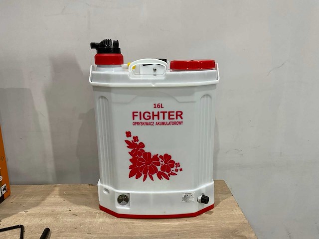 Fighter - ft-688 - rugspuit op batterij - afbeelding 2 van  6