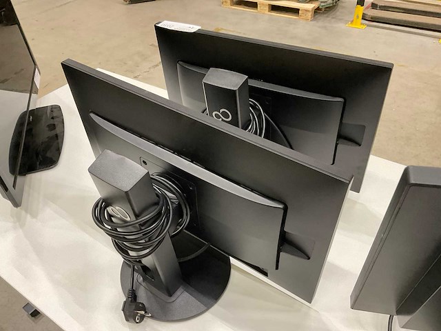 Fijitsu dy24-9t monitor (2x) - afbeelding 3 van  5