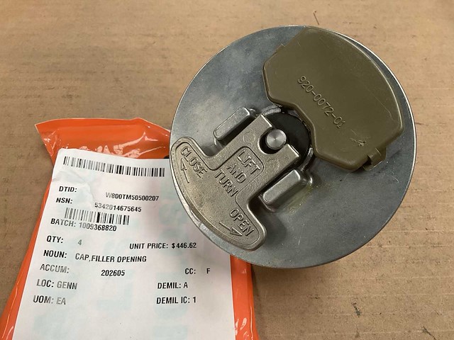 Filler opening cap (2x) - afbeelding 1 van  4