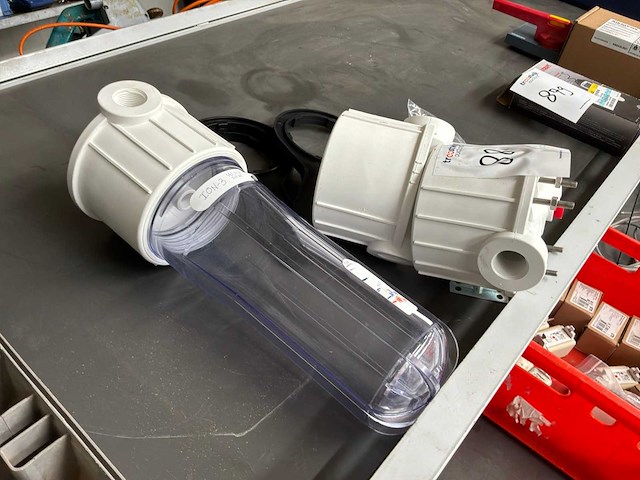 Filterhuis voor waterbehandeling. - afbeelding 2 van  3