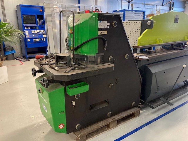 Fim - 1995 - versa 204 - pons- en knipmachine - afbeelding 1 van  3