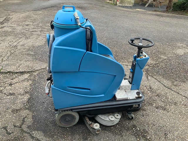 Fimap enjoy 365 zelfrijdende opzitschrobmachine - afbeelding 4 van  10