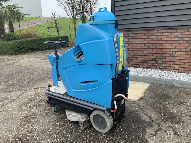 Fimap enjoy 365 zelfrijdende opzitschrobmachine - afbeelding 4 van  10