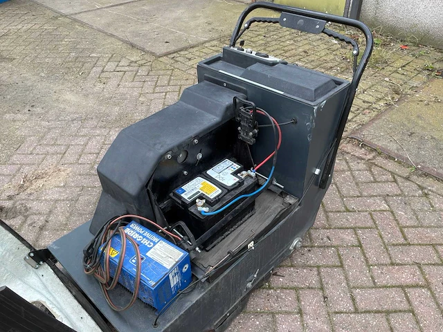 Fimap q65b elektrische straatveegmachine - afbeelding 9 van  10
