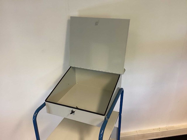 Fimm lessenaar - afbeelding 4 van  5