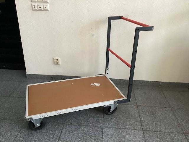 Fimm plateauwagen - afbeelding 1 van  3