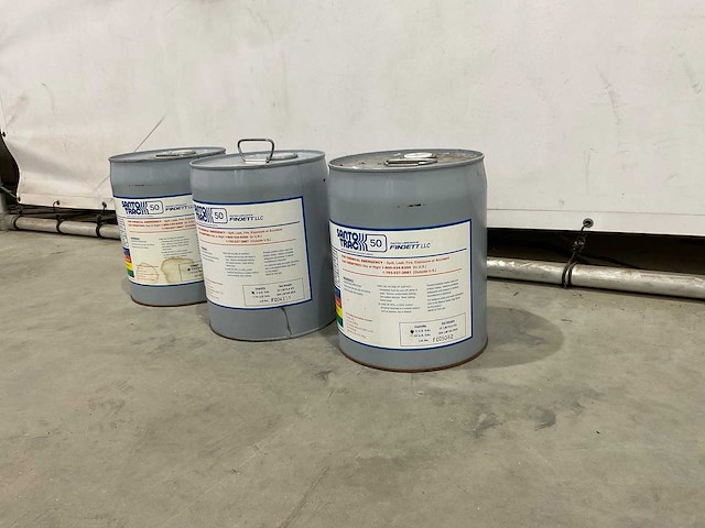 Findett llc - santok track 50 - hydrauliek olie (3x) - afbeelding 1 van  6
