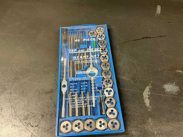 Fine carbon 40 piece tap,en snijset - afbeelding 1 van  4