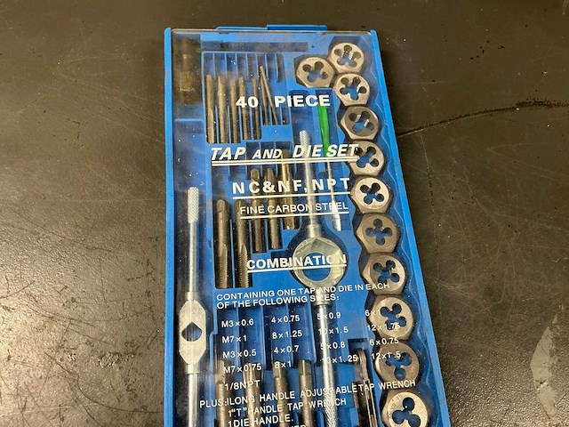 Fine carbon 40 piece tap,en snijset - afbeelding 3 van  4