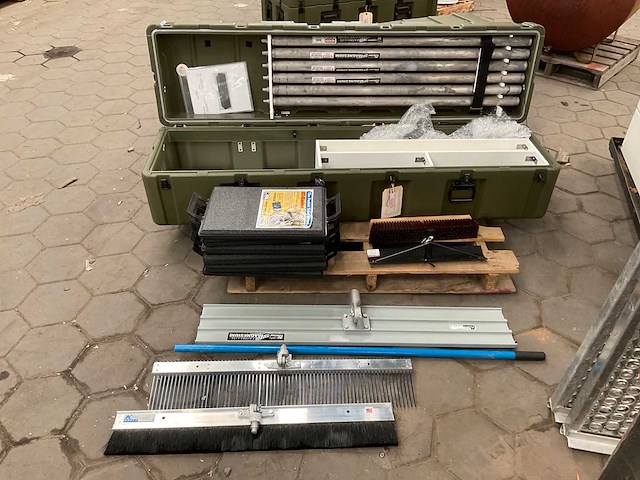 Finish chest - afbeelding 4 van  6