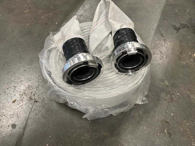 Fire hose - 3 inch - 30 meter met storz koppelingen - brandslang - afbeelding 2 van  4