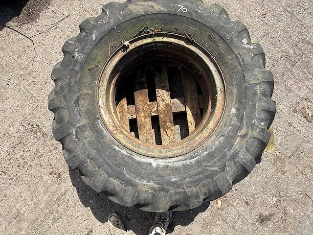 Firestone - band 13.00-24 - afbeelding 2 van  8