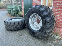 Firestone 600/65 r28 trekkerband op 8-gaats velg (2x) - afbeelding 1 van  10
