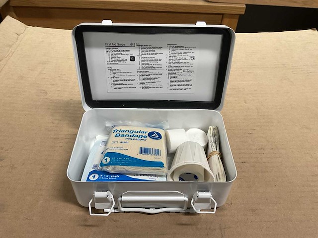 First aid kit - afbeelding 4 van  5