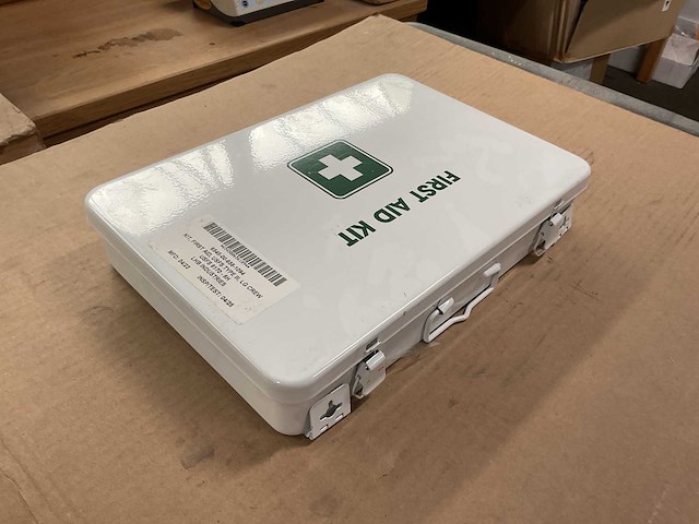First aid kit - afbeelding 3 van  6