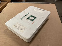 First aid kit - afbeelding 2 van  6