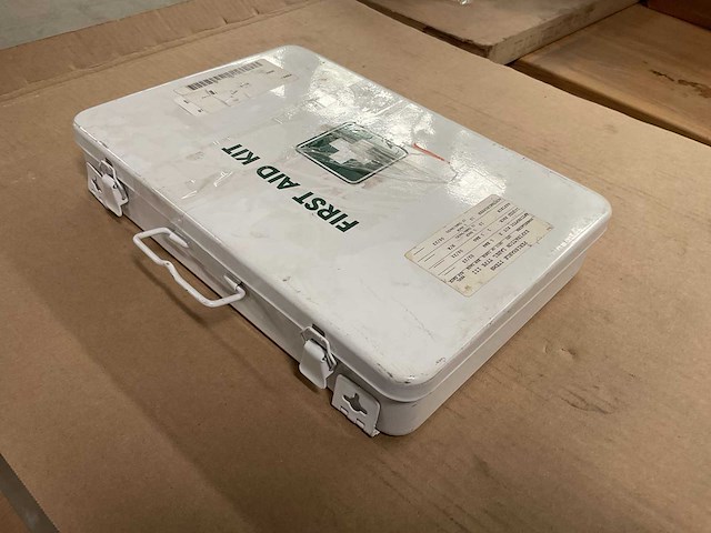 First aid kit - afbeelding 3 van  6