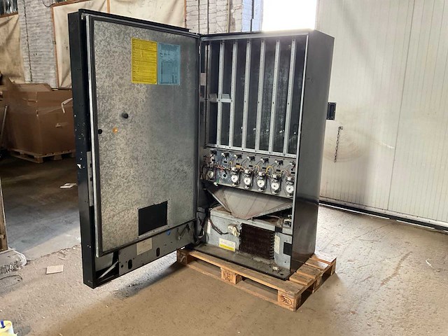 First choice verkoopautomaat - afbeelding 3 van  16