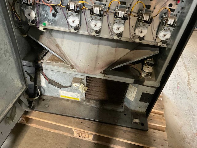 First choice verkoopautomaat - afbeelding 6 van  16