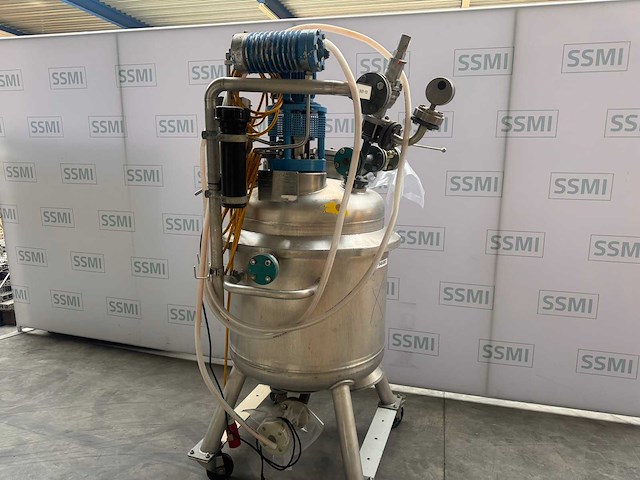 Fischer - procesvat/reactor met een bovenop gemonteerde roermachine/mixer - afbeelding 9 van  12