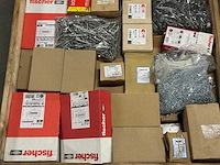 Fischer / mix - partij gemengde bevestigingsmaterialen bouten / moeren - afbeelding 6 van  13