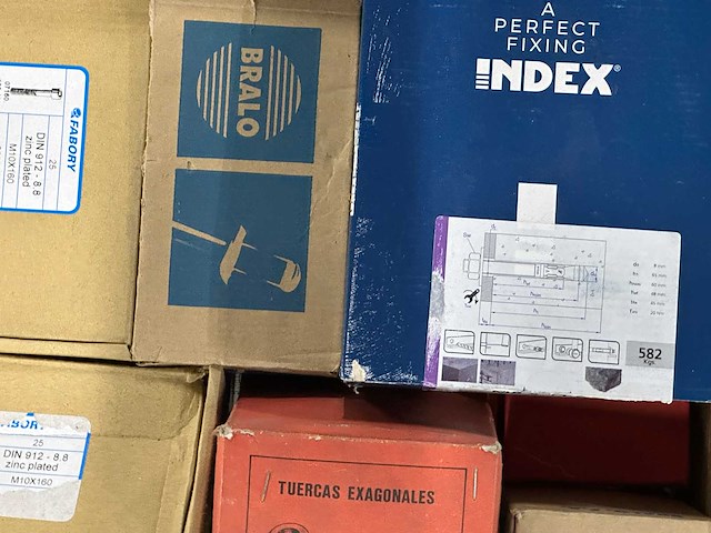 Fischer / mix - partij gemengde bevestigingsmaterialen bouten / moeren - afbeelding 11 van  13