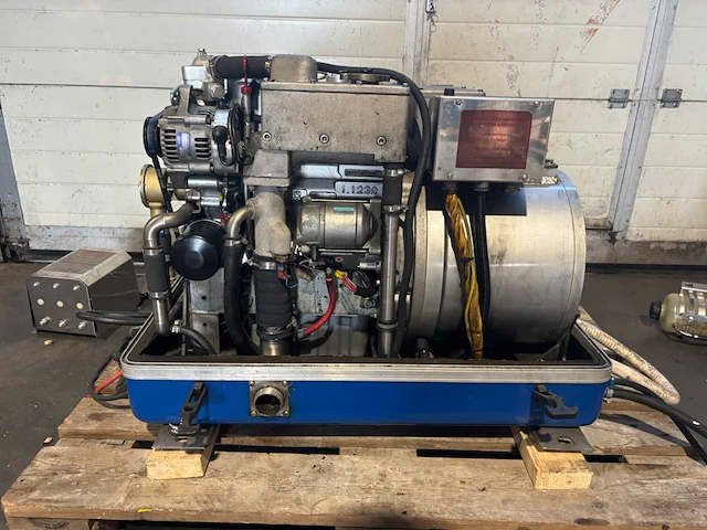 Fischer panda - pms-hd 09-4 ku - 8.8 kva scheepsgenerator - afbeelding 8 van  14