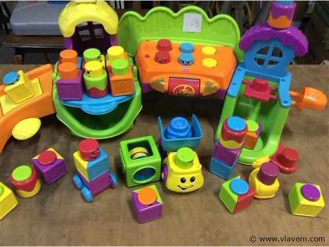 Fisher price activiteitenstad met geluid + blokken - afbeelding 1 van  3