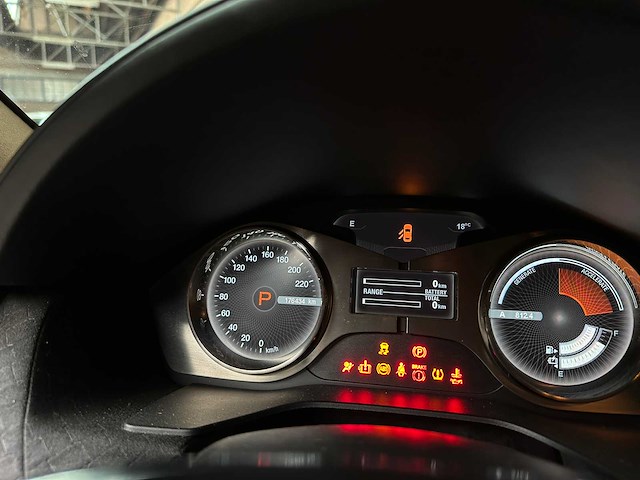 Fisker karma eco sport 2.0 l4 410pk 2012 - afbeelding 8 van  23