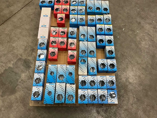 Fisprofi partij houtdraadbouten, slotbouten en diversen (62x) - afbeelding 21 van  24