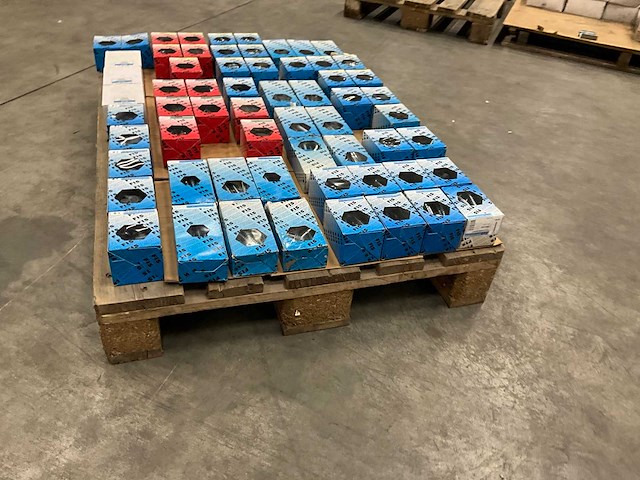 Fisprofi partij houtdraadbouten, slotbouten en diversen (62x) - afbeelding 3 van  24
